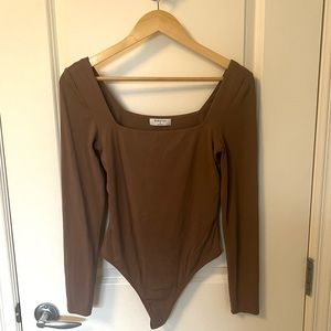 Babaton Contour Squareneck Longsleeve Bodysuit
